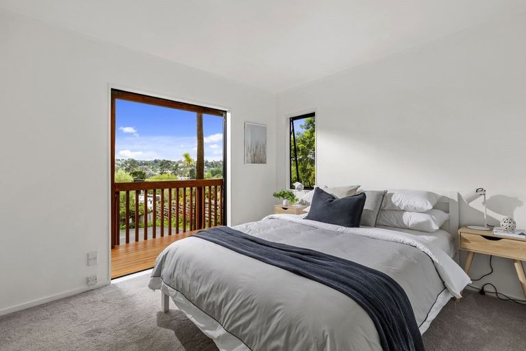 Photo of property in 2/56 Glencoe Road, Browns Bay, Auckland, 0630