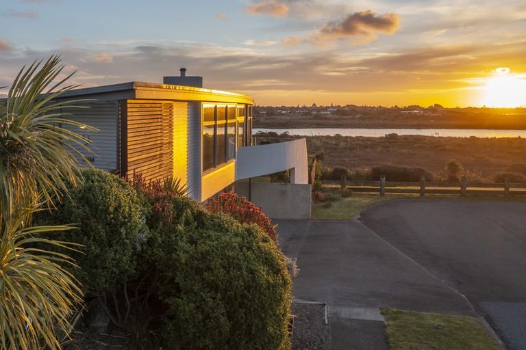 Photo of property in 116 Queens Road, Waikanae Beach, Waikanae, 5036