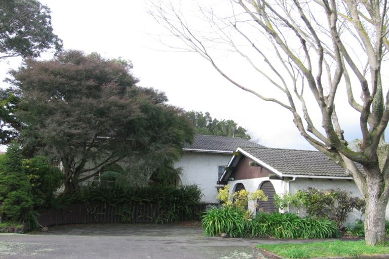 Photo of property in 4 Awatea Terrace, Hokowhitu, Palmerston North, 4410