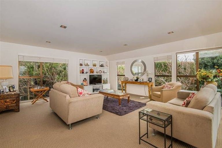 Photo of property in 2/4 Prospect Terrace, Milford, Auckland, 0620