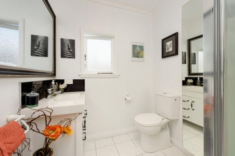 Photo of property in 496c Devonport Road, Tauranga South, Tauranga, 3112