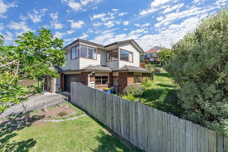 Photo of property in 15 Ballini Rise, West Harbour, Auckland, 0618