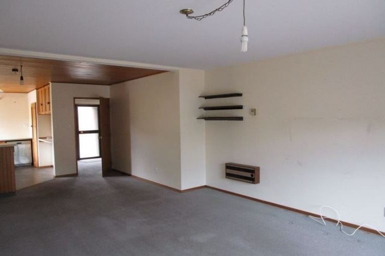 Photo of property in 2/49 Searells Road, Strowan, Christchurch, 8052