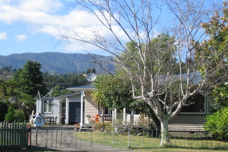 Photo of property in 17 Whangakoko Grove, Birchville, Upper Hutt, 5018