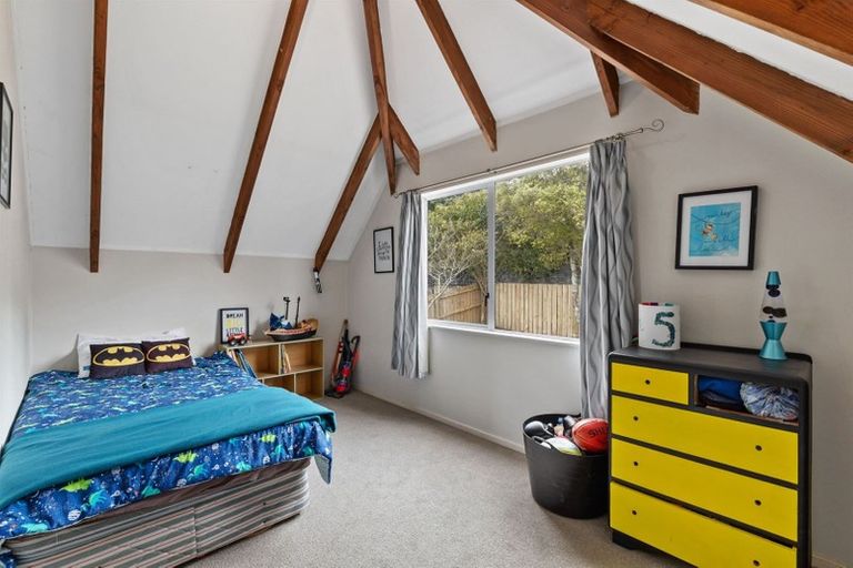 Photo of property in 2/7 Fernlea Rise, Bayview, Auckland, 0629