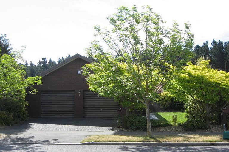 Photo of property in 129 Royal Park Drive, Parklands, Christchurch, 8083