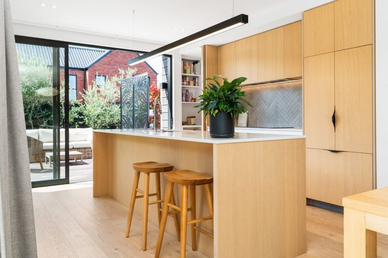 Photo of property in 52b Innes Road, St Albans, Christchurch, 8052