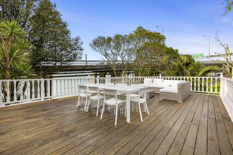 Photo of property in 25 Princes Street, Northcote Point, Auckland, 0627