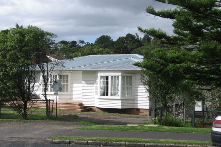 Photo of property in 122 Atkinson Road, Titirangi, Auckland, 0604
