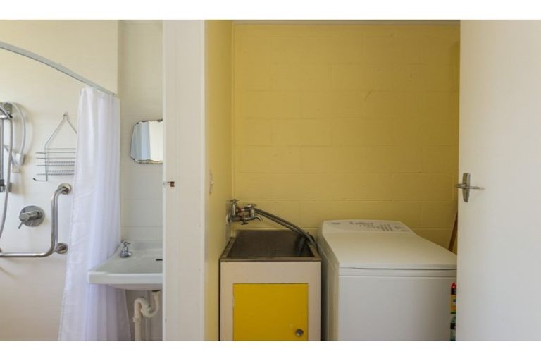 Photo of property in 4/225 Edgeware Road, Edgeware, Christchurch, 8013