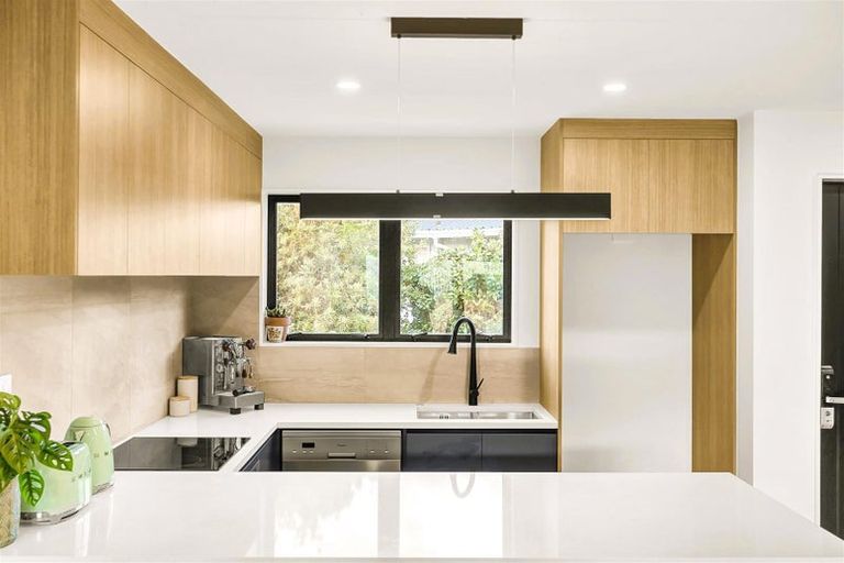 Photo of property in 16b Bellringer Road, Massey, Auckland, 0614