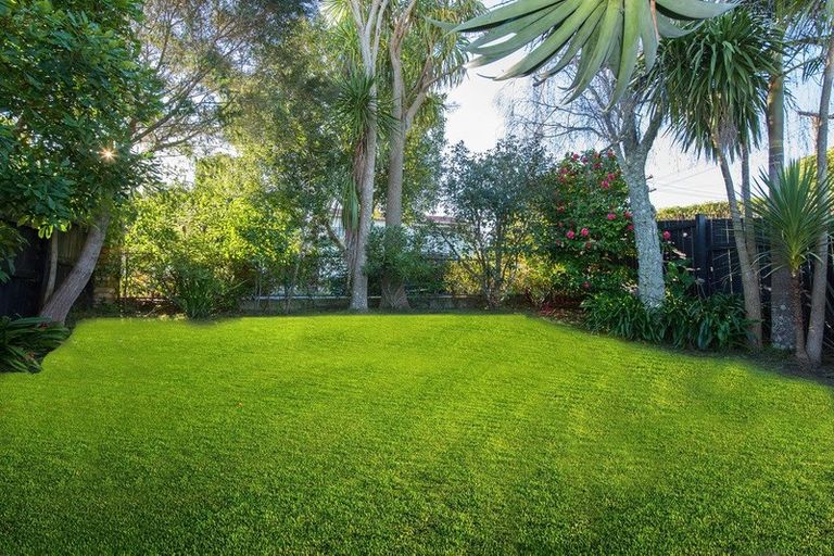 Photo of property in 12 Sefton Avenue, Grey Lynn, Auckland, 1021