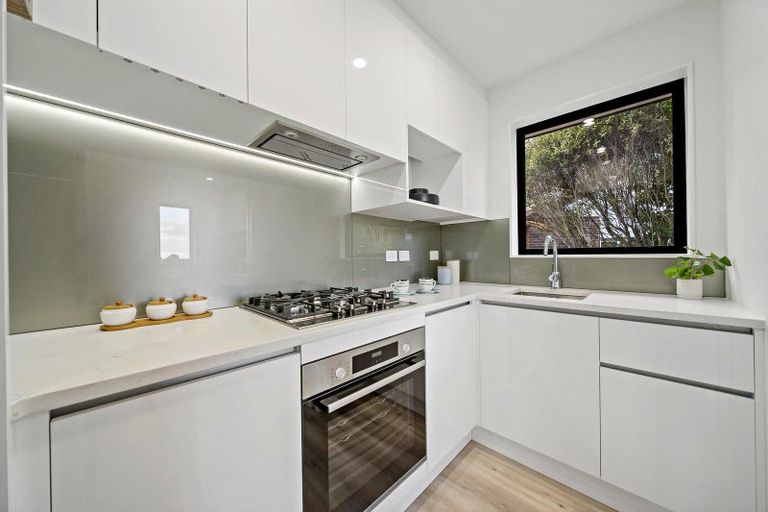 Photo of property in 11 Tawapou Close, Massey, Auckland, 0614