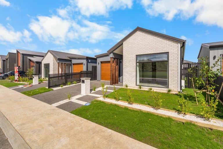 Photo of property in 64 Overton Street, Rototuna North, 3210