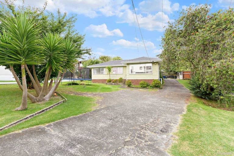 Photo of property in 38 Sylvan Crescent, Te Atatu South, Auckland, 0610
