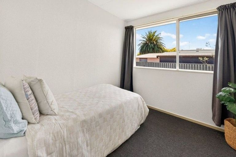 Photo of property in 5 Beaumont Place, Westbrook, Palmerston North, 4412