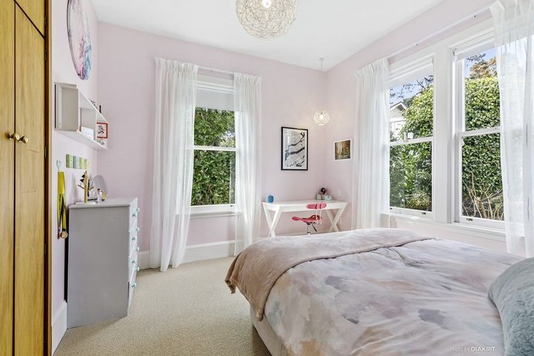 Photo of property in 162 Wadestown Road, Wadestown, Wellington, 6012