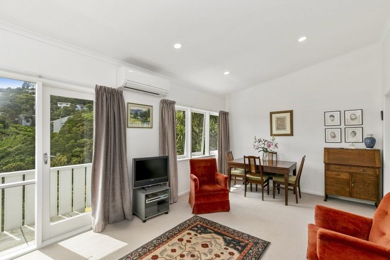 Photo of property in 95b Warwick Street, Wilton, Wellington, 6012