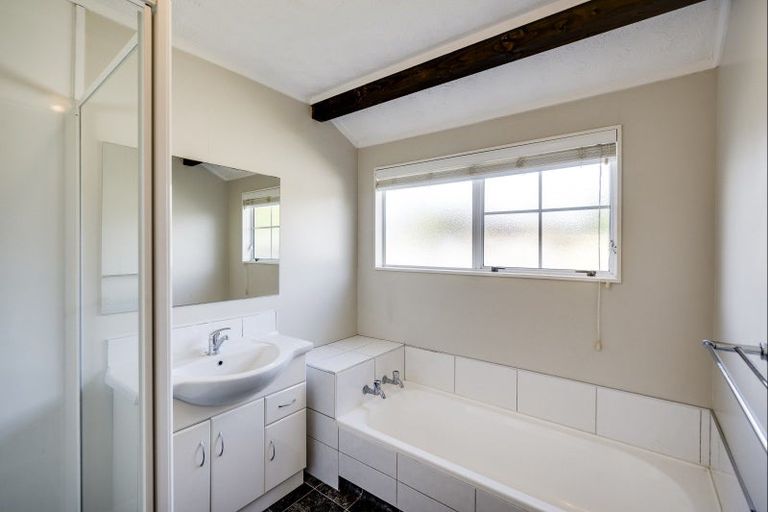 Photo of property in 4 Alley Place, Taradale, Napier, 4112