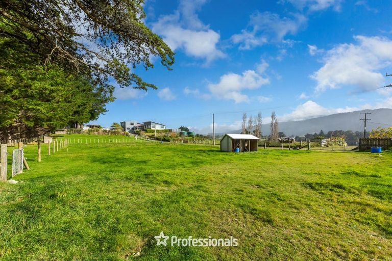Photo of property in 1712 State Highway 2, Kaitoke, Upper Hutt, 5018