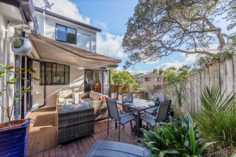 Photo of property in 18 Carento Way, Stanmore Bay, Whangaparaoa, 0932