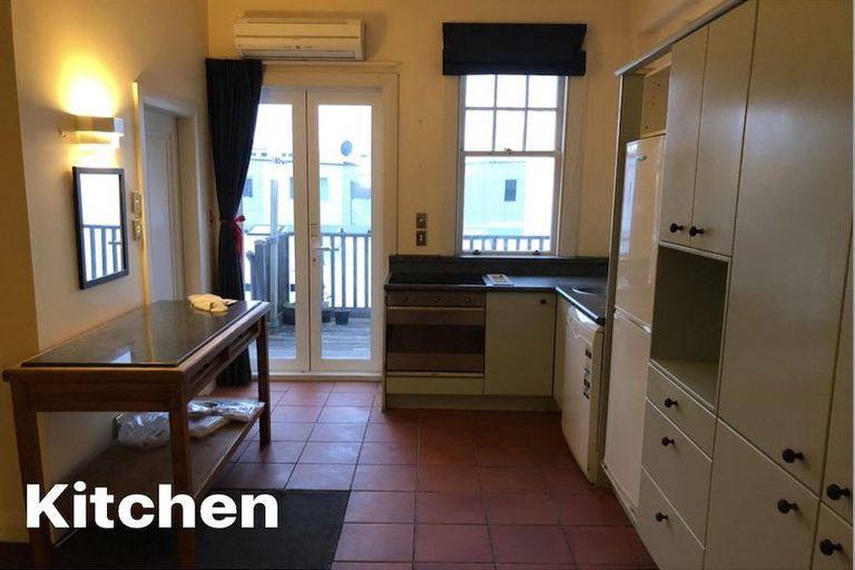 Photo of property in Chatsworth Flats, 5/23 Pirie Street, Mount Victoria, Wellington, 6011