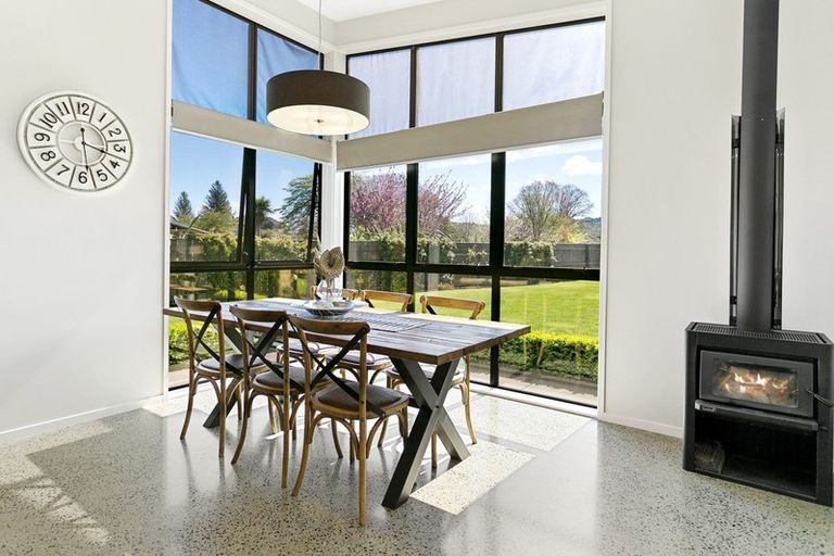 Photo of property in 2 Cabbage Tree Grove, Kinloch, Taupo, 3377