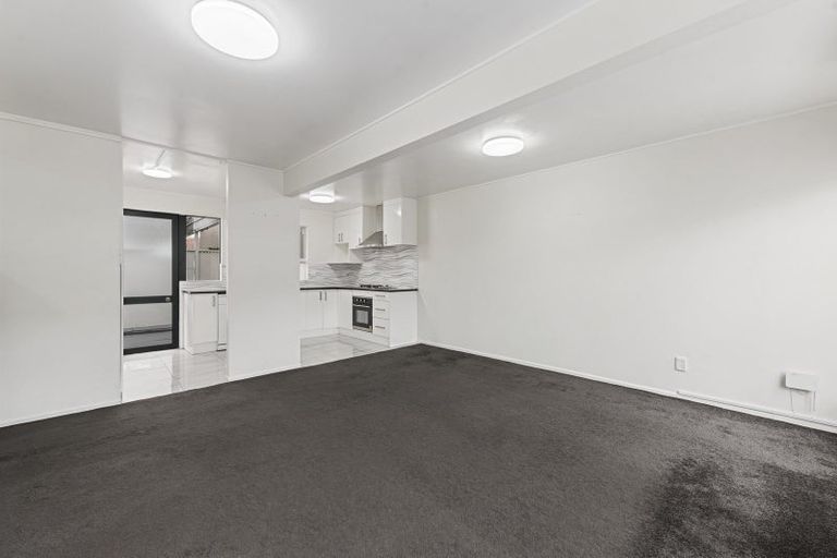 Photo of property in 2/11 Overton Road, Papatoetoe, Auckland, 2025