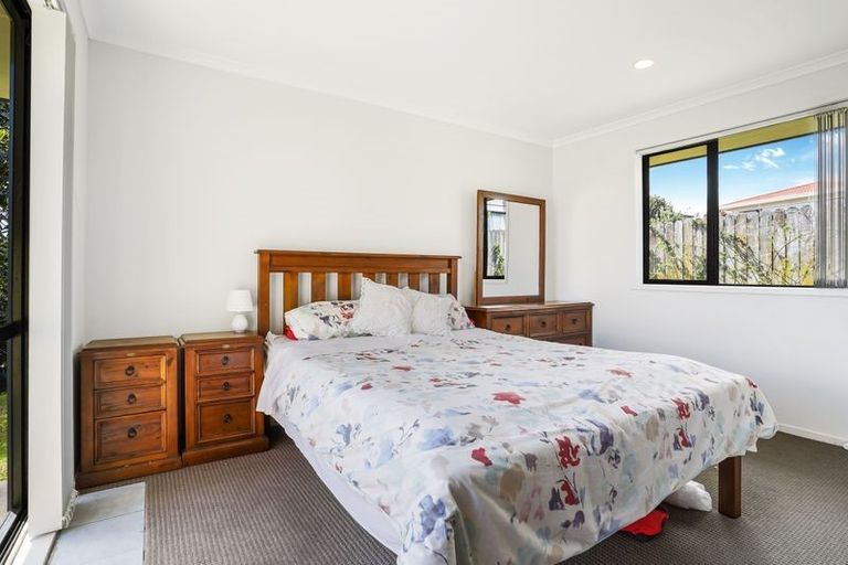 Photo of property in 74 Pitt Avenue, Clendon Park, Auckland, 2103