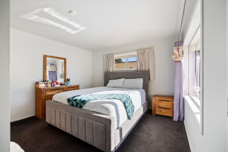 Photo of property in 43 Farnborough Street, Aranui, Christchurch, 8061