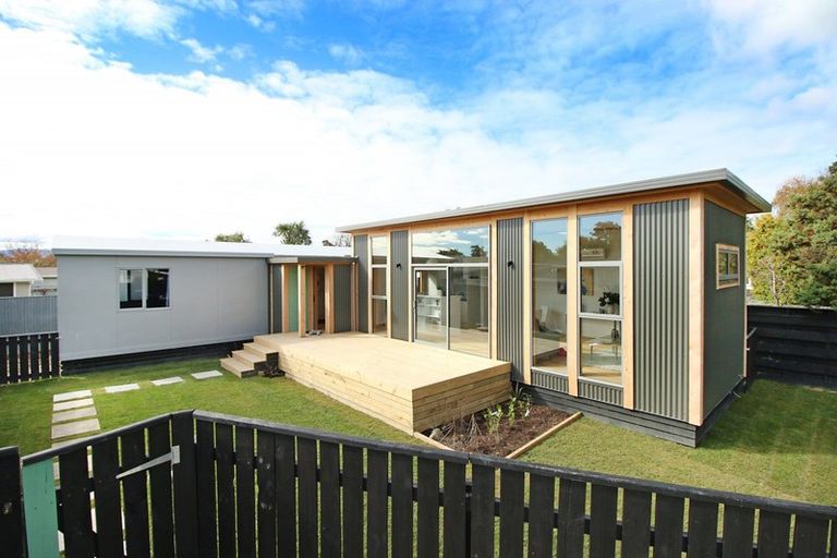 Photo of property in 3 Acacia Street, Kelvin Grove, Palmerston North, 4414