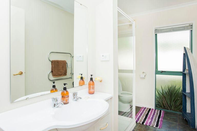 Photo of property in 64 Moana Road, Okitu, Gisborne, 4010