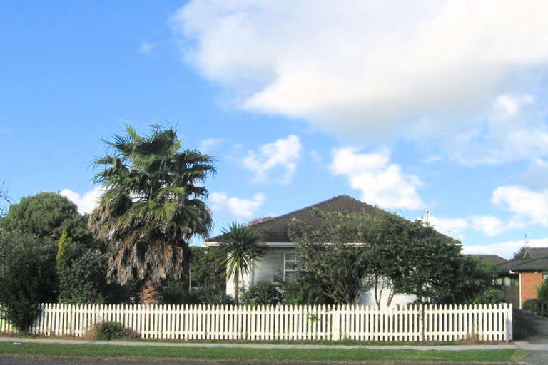 Photo of property in 121 Rangitoto Road, Papatoetoe, Auckland, 2025