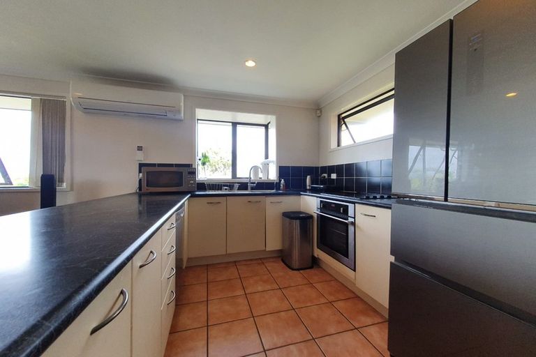 Photo of property in 96 Kamara Road, Glen Eden, Auckland, 0602