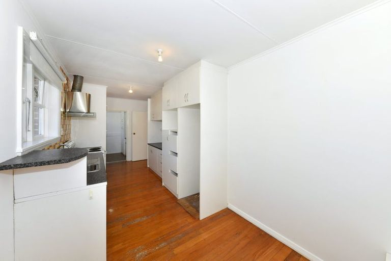 Photo of property in 16 Attlee Crescent, Bryndwr, Christchurch, 8053