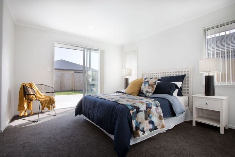 Photo of property in 10 Beveridge Road, One Tree Point, 0118