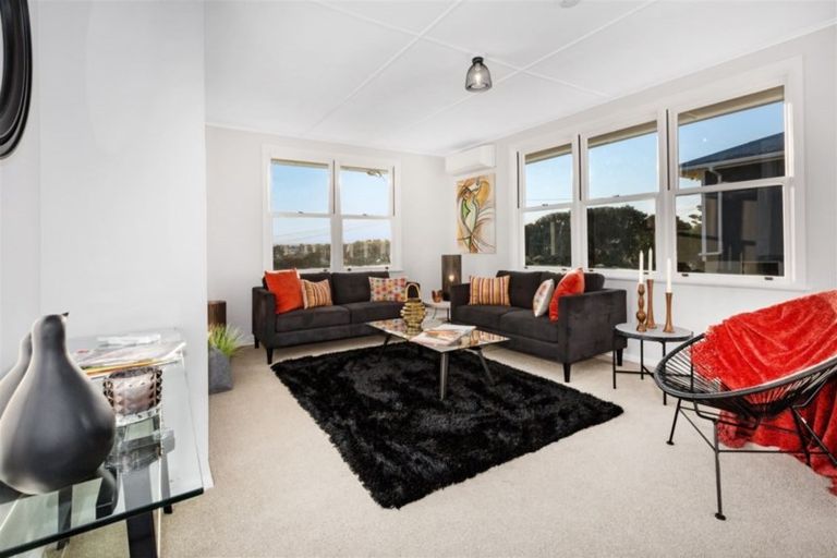 Photo of property in 46 Downes Street, Titahi Bay, Porirua, 5022
