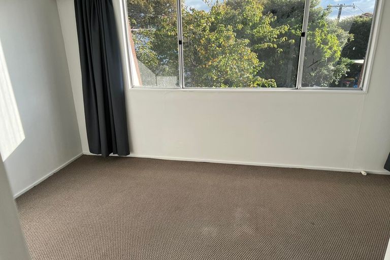 Photo of property in 8d Wainui Road, Waiwhetu, Lower Hutt, 5010