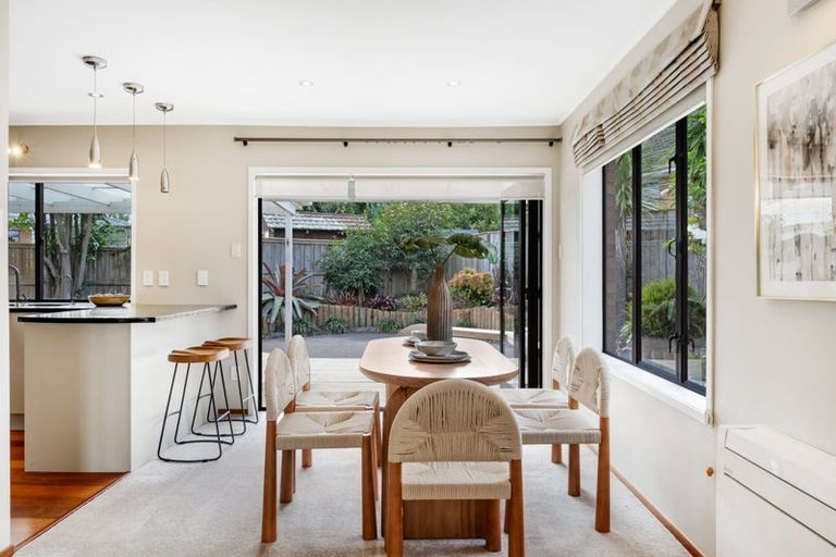 Photo of property in 19 Cornelian Crescent, Half Moon Bay, Auckland, 2012