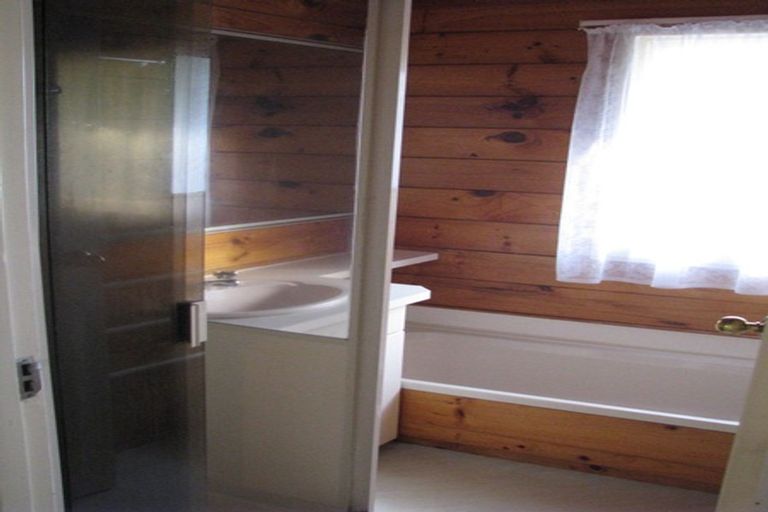 Photo of property in 14 Binda Place, Botany Downs, Auckland, 2010