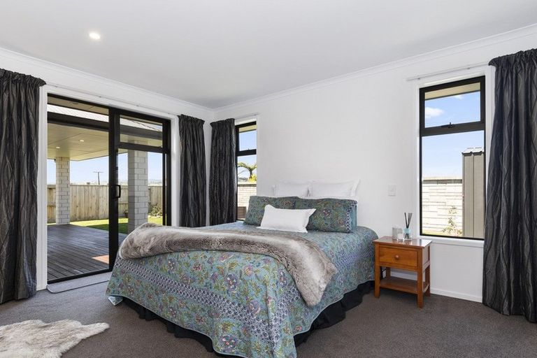 Photo of property in 14 Saint Thomas Avenue, Pyes Pa, Tauranga, 3112