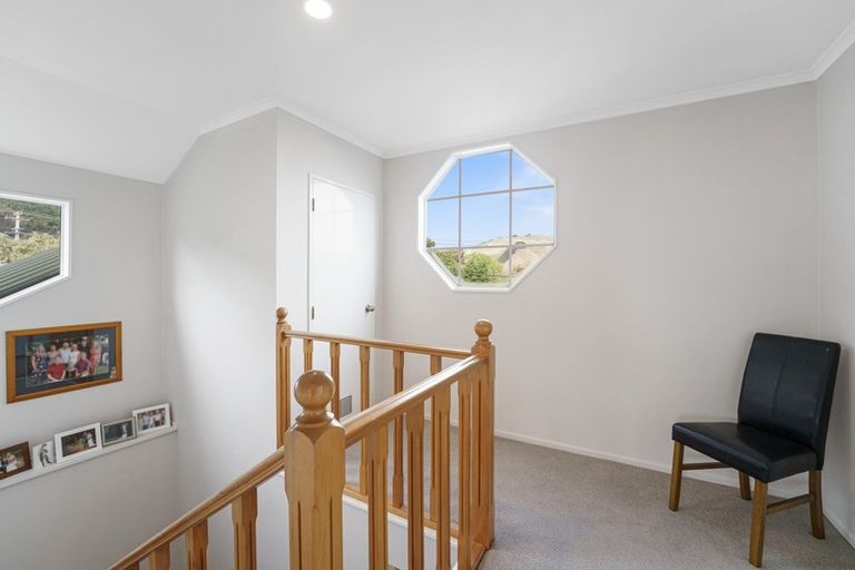 Photo of property in 25 Utauta Street, Waikanae, 5036