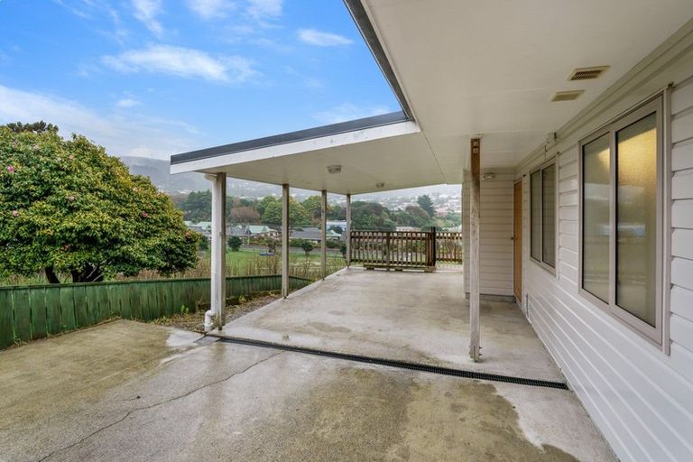 Photo of property in 44a Taylor Terrace, Tawa, Wellington, 5028