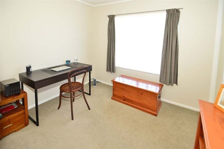 Photo of property in 97 Unsworth Drive, Unsworth Heights, Auckland, 0632