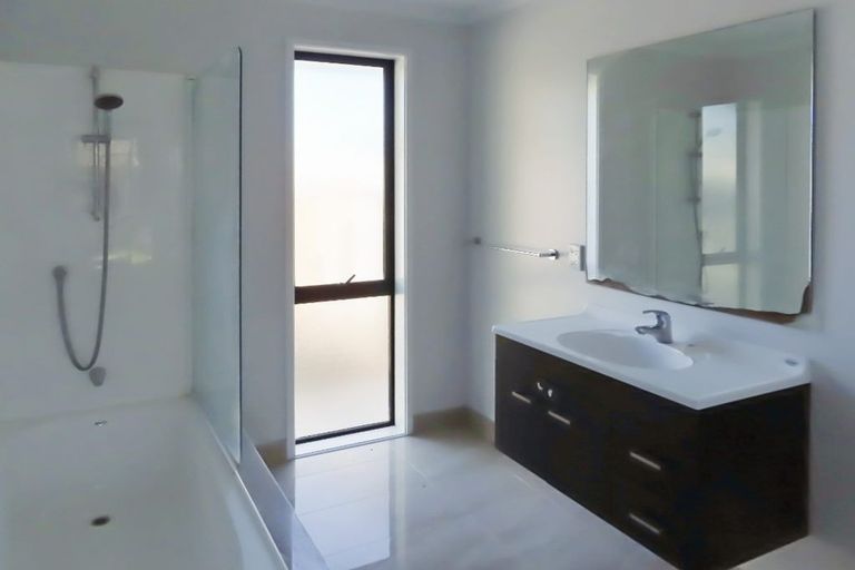 Photo of property in 2/270 Oxford Terrace, Avalon, Lower Hutt, 5011