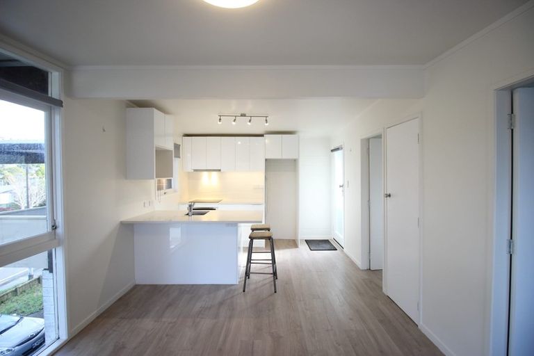 Photo of property in 2/2 Bentley Avenue, Glenfield, Auckland, 0629