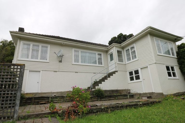 Photo of property in 22 Duncan Street, Tawa, Wellington, 5028