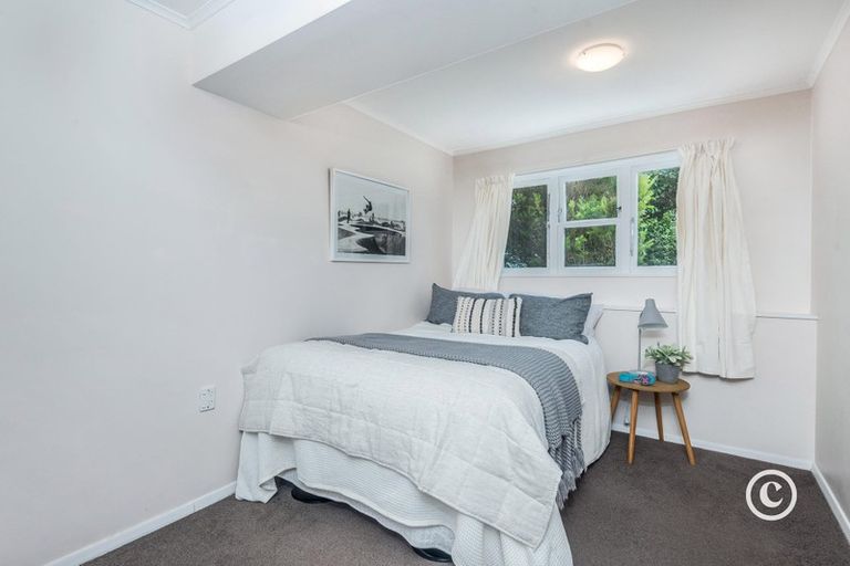 Photo of property in 53 Kiwi Crescent, Tawa, Wellington, 5028