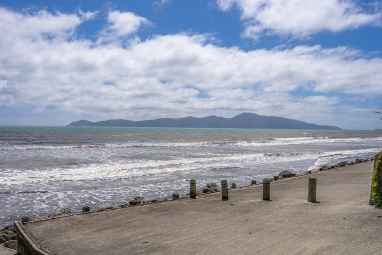 Photo of property in 93b The Esplanade, Raumati South, Paraparaumu, 5032