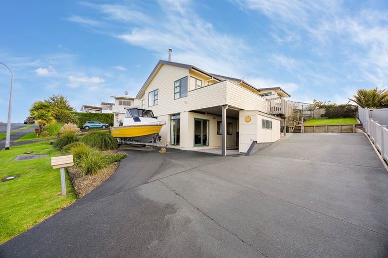 Photo of property in 16 Tamatea Drive, Snells Beach, 0920